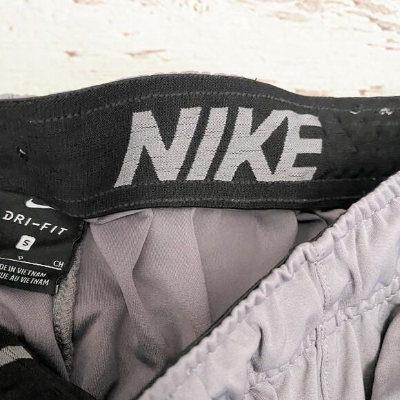 NIKE Dri Fit Mens Basketball Shorts Sz S - Picture 4 of 5